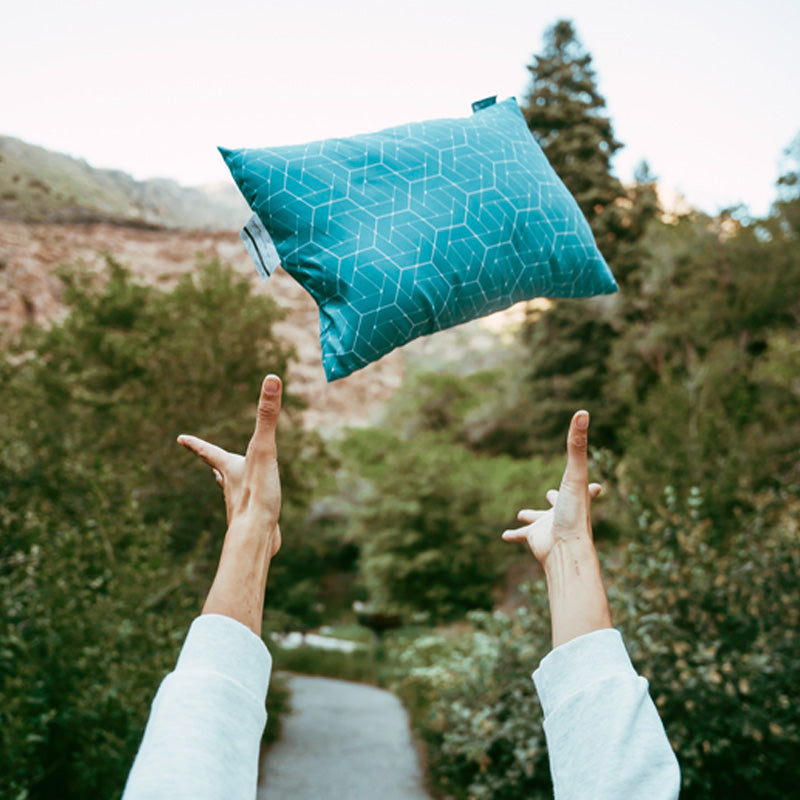Klymit_Coast_TravelPIllow_Yellow_12CTYL01C_LS08_2000x2994_57a04820-d7f6-44ba-a1c0-d68187bf4455.jpg