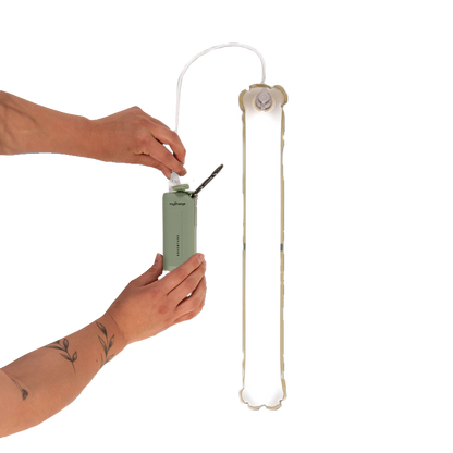 Klymit_Everglow_LightTube_REG_17EVGR01C_On_Power_Hands_2000x2000_557fcf95-4181-493b-9f76-f2f564b1eda4.png